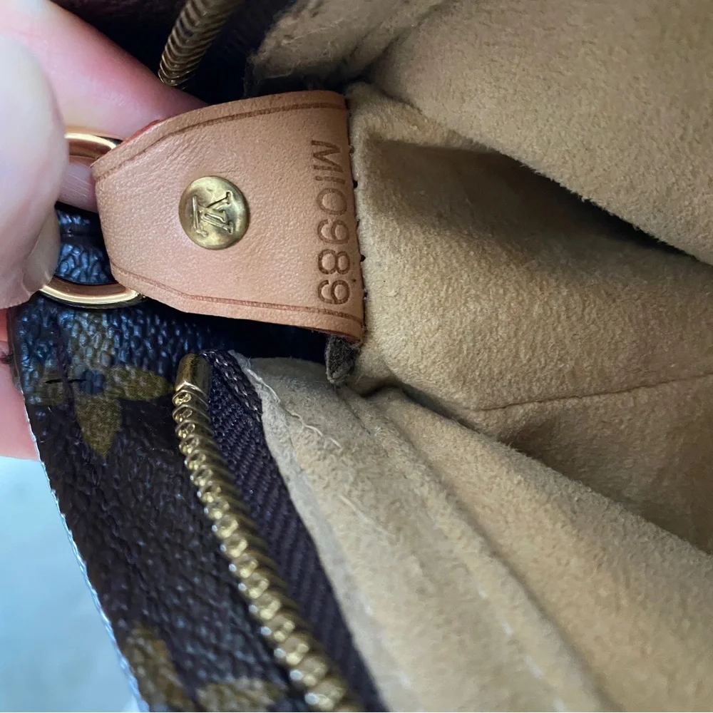 Louis Vuitton Monogram Looping shoulder bag